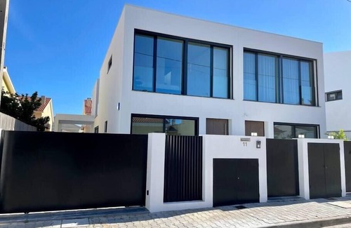 Seixal Maison | SereneScape Villa - Fernão Ferro