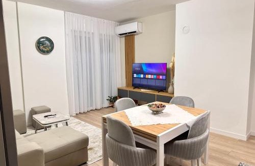 Bajram Curri Appartement | Serenità Apartment
