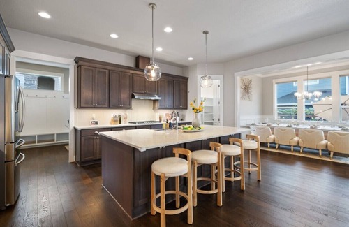 Bethany Maison | Serenity: a Luxe home near DT