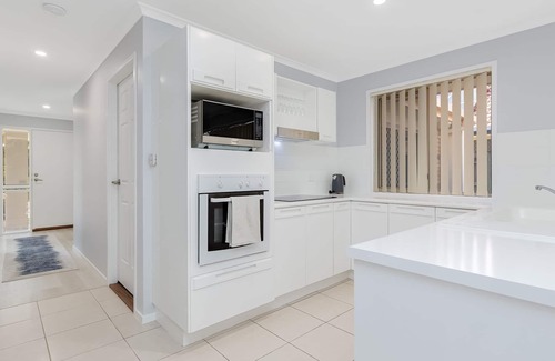Elanora Maison | Serenity at Elanora - Waterfront Elanora - Min 3 Night Stays!