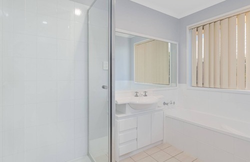 Elanora Maison | Serenity at Elanora - Waterfront Elanora - Min 3 Night Stays!
