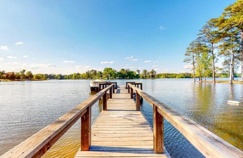 Prosperity Maison | Serenity at the Lake