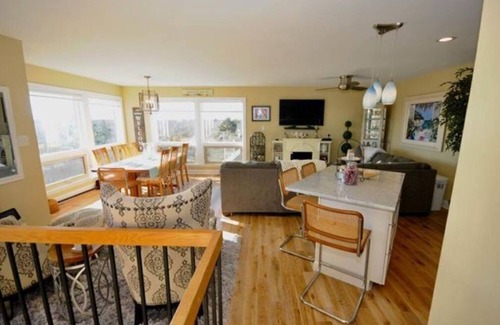Southend Maison | *Serenity Beach Front*