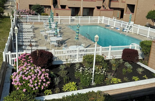 Southend Maison | *Serenity Beach Front*
