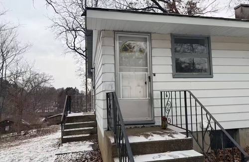 Dixon Maison | Serenity Dream House. Peaceful 3 bedroom house.