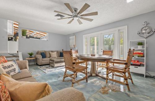 Clearwater Maison | Serenity Haven Luxe Pet Friendly 5BR With Pool