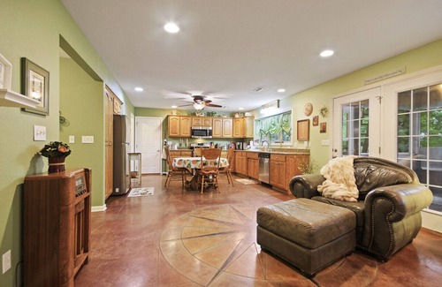 Hartsburg Cottage | Serenity House ~ Retreat Near MKT & Vineyards