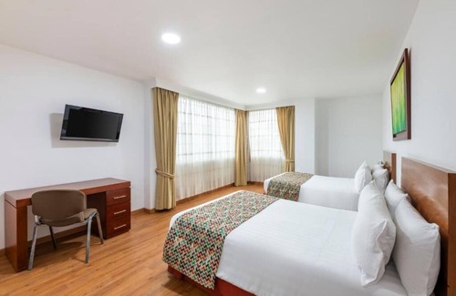 Usaquen Hôtel | Serenity in the City! 2 Budget-friendly Units, Free Parking, City Views