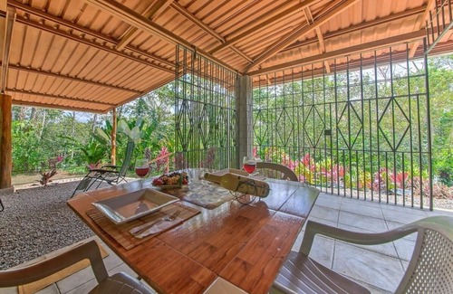 Venado Maison | Serenity Master Suite nestled on a 3-acre rain forest near La Fortuna!