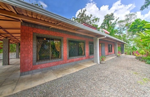 Venado Maison | Serenity Master Suite nestled on a 3-acre rain forest near La Fortuna!