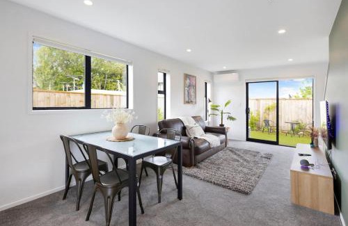 Trentham Maison | Serenity on Oliver