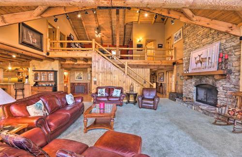 Lewisburg Maison | Serenity on the River Luxe Lewisburg Cabin!