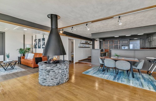 South Colby Maison | Serenity Sound: Enchanting & tranquil 3-bedroom waterfront escape amazing views