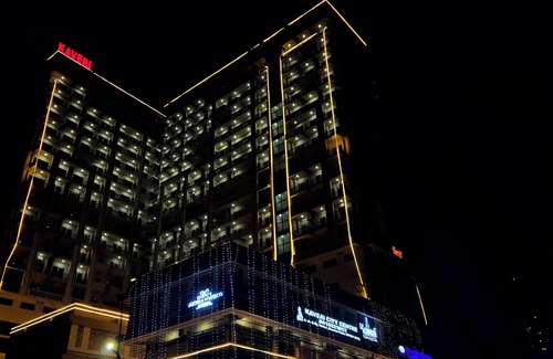 Jaypee Greens Appartement | Serenity Stays - 2.5KM away from Expo Mart Best nearby location