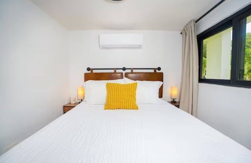 Cerro Gordo Hôtel | Serenity Suite: Cozy 1BR Steps from Beach