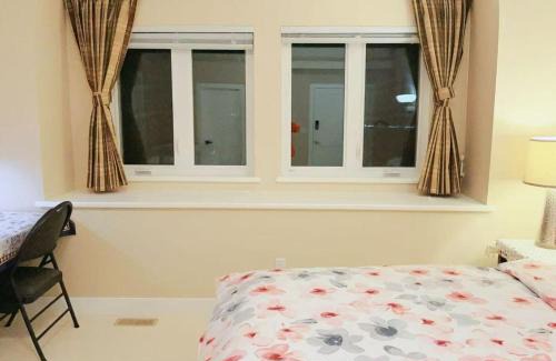 Burke Mountain Maison | Serenity Suite & King Comfort & Cool AC Bliss
