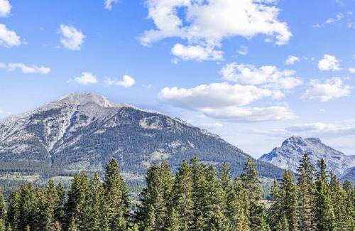 Canmore Maison | Serenity Villa at Tamarack