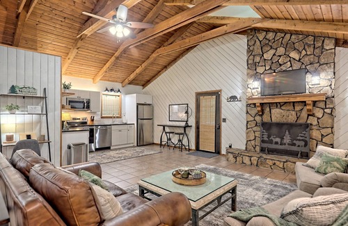 Blairsville Cabine | “Serenity Wow!” Cabin on the Creek Close to Town