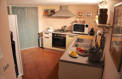 Sermoneta Villa | Sermoneta, village médiéval non loin de Rome et Naples, votre magnifique maison en pierre avec pisci