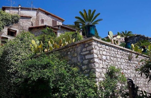 Sermoneta Villa | Sermoneta, village médiéval non loin de Rome et Naples, votre magnifique maison en pierre avec pisci