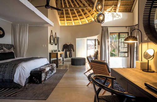 Thorny Bush Game Reserve Cabine | Serondella Safari Lodge