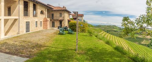 Trezzo Tinella Maison | Serra Alta Langa Holiday Home