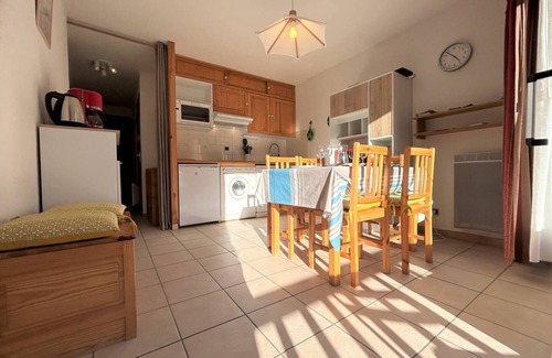 La Salle-les-Alpes Appartement | Serre Chevalier, T3 balcon sud, près des pistes, Meublé touristique 3 étoiles