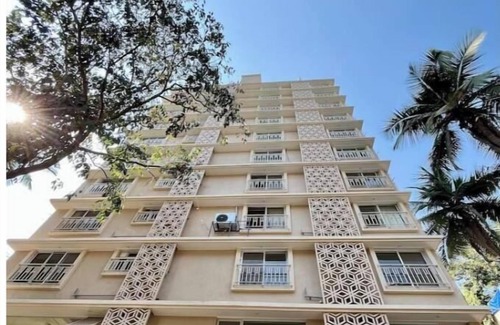 Kandivali East Appartement | Serviced Suite with Kitchenette near Mindspace