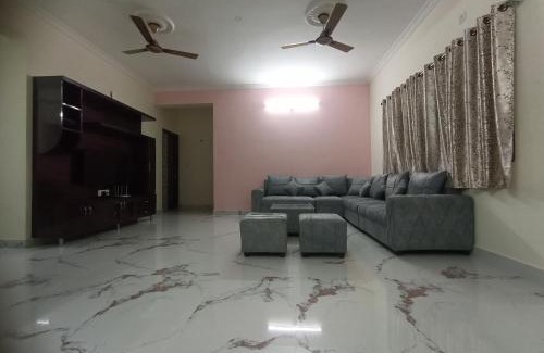 Kukatpalli Appartement | Servostay KPHB Phase 15 New Stunning 3 BHK - 3rd Floor