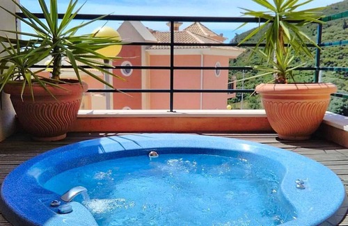 Zambujal de Cima Villa | Sesimbra Seaside Duplex 750m shared Pool & Beach