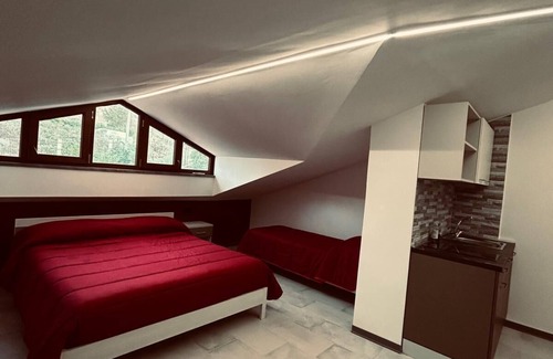 Melfi Lit Et Petit-Déjeuner | "Set in a beautiful natural setting and surrounded by lush gardens."