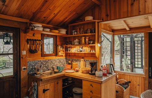 Sevry Maison | Set in a full green environment with large garden, treehouse and 70a of woodland