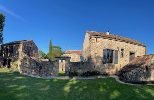 Lacapelle-Segalar Maison | Ensemble de 3 maisons en pierre avec piscine chauffée
