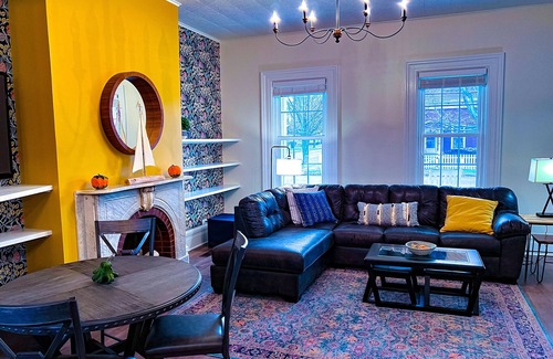 Watkins Glen Maison | Set within a beautifully restored 19th century home in the Heart of Watkins Glen