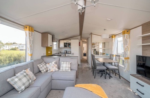 Prestonpans Maison | Seton Sands Kings Barnes | 3BR| Parking | Wi-Fi