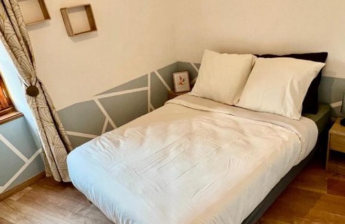 Saint-Vincent-de-Barres Appartement | Seven Keys - La cour du Barres
