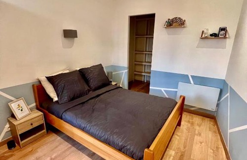 Saint-Vincent-de-Barres Appartement | Seven Keys - La cour du Barres