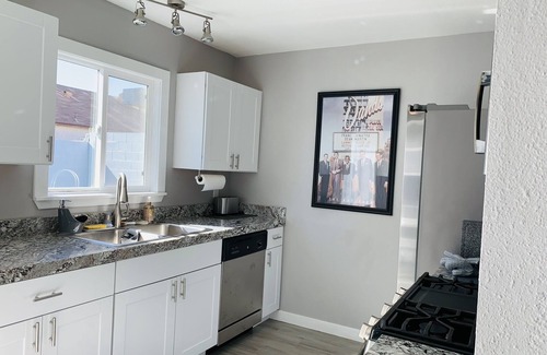 Spring Valley Maison | Seven minutes to Strip and Allegiant Stadium.