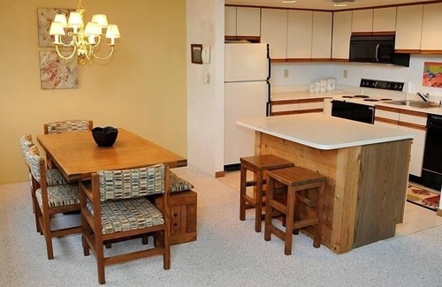 Seven Springs Copropriété | Seven Springs Sunridge 3 Bedroom Standard Condo, Pet Friendly! by RedAwning