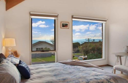 Clifton Springs Maison | Seven Views I Pool Table n Water Views