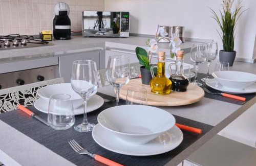 Seveso Appartement | [Seveso-Stazione] Design, Wifi & Garage Privato