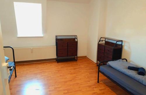 Crimmitschau Appartement | Seyfarthrooms - Crimmitschau 6 - zentrale Lage, gute Anbindung, voll ausgestattet