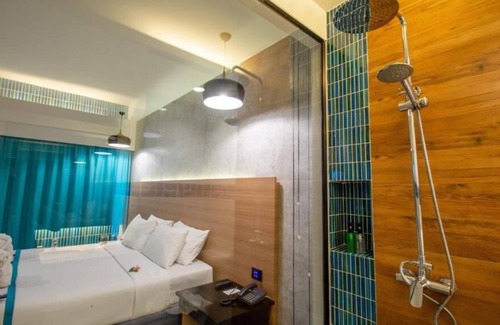 Kata Station Balnéaire | Chambre double Deluxe confortable près de la plage (D7)