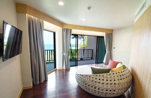 Kata Station Balnéaire | Suite Regency de luxe avec jacuzzi et vue panoramique