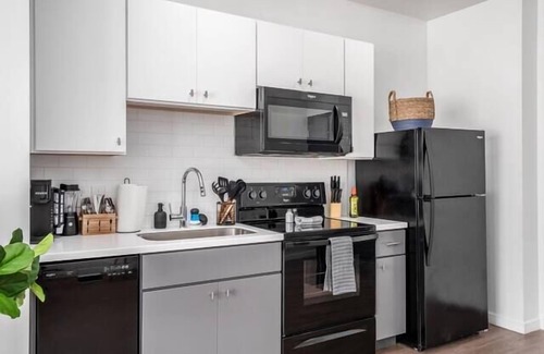 German Village Appartement | Shades of Blue Elegant Suite l Free Parking + Gym