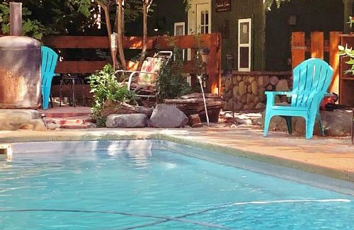 Miramonte Maison | Shady Creekside Cabin