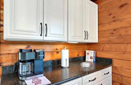 China Spring Maison | Shady Oaks Cabin- Waco/ Magnolia/ Baylor