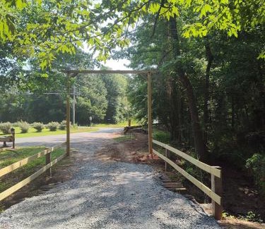 Benton Maison | Shady Pine Cabin