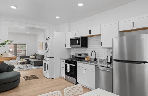 Shadyside Appartement | Shadyside/Central @1 Spacious and Modern 1Bdr with Free Parking