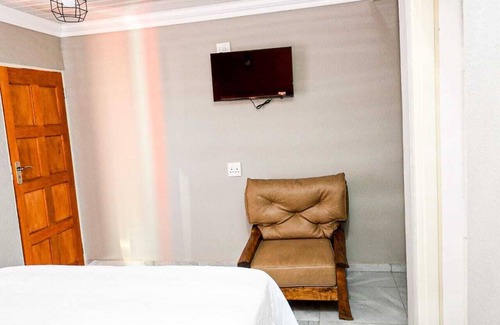 Glen Cowie Cabine | Shakwaneng Lodge